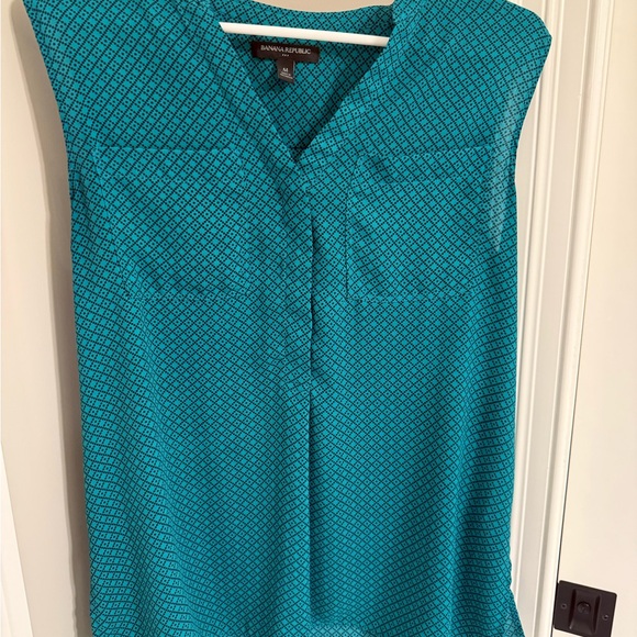 Banana Republic Tops - Banana Republic Women's green Sleeveless Top